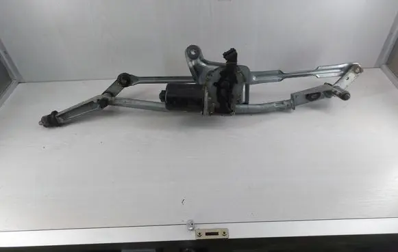 Volvo V70 Front wiper linkage 09151848