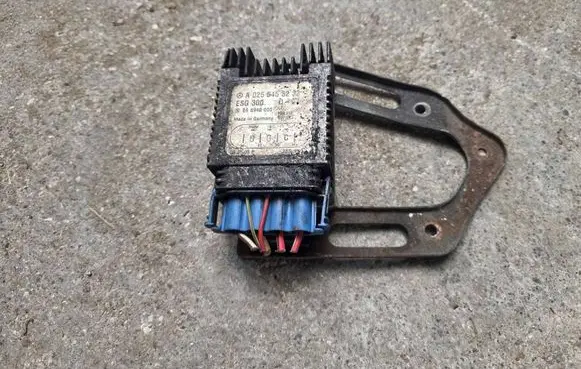 Mercedes-Benz E W210 Coolant fan relay A0255453232