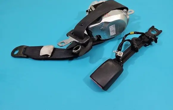 Peugeot 107 Front seatbelt 7P2190-P IMPRK1423825