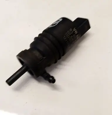 Volkswagen PASSAT B7 Windscreen/windshield washer pump 1K5955651