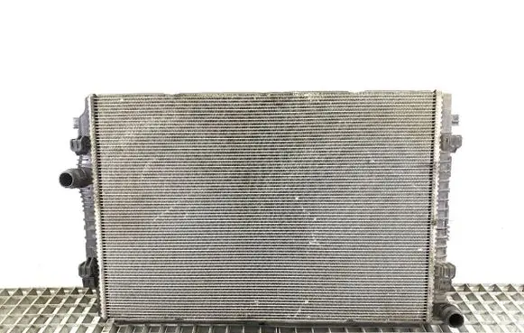 Volkswagen PASSAT B8 Coolant radiator 5Q0121251EN