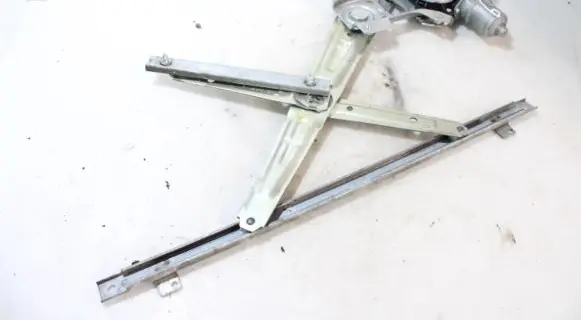 Mitsubishi Outlander Front window lifting mechanism without motor