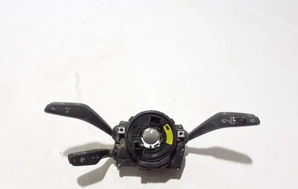 Wiper turn signal indicator stalk/switch