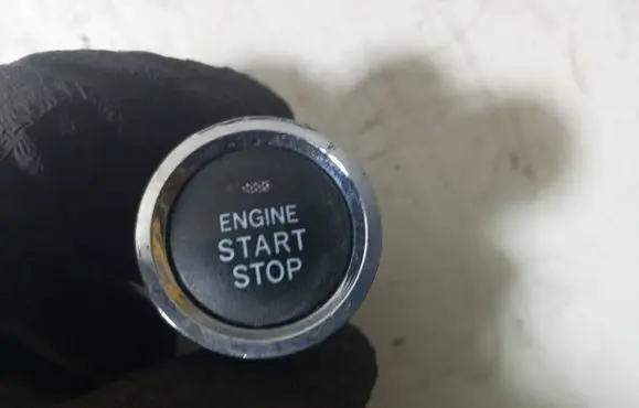 Toyota Corolla Verso AR10 Engine start stop button switch 15A7101
