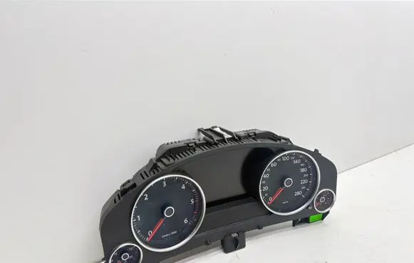 Volkswagen Touareg II Speedometer (instrument cluster) 7P6920881G 0263677076