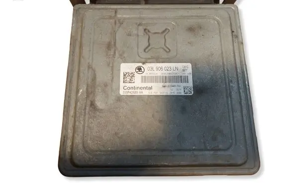 Skoda Rapid (NH) Engine control unit/module ECU 03L906023LN 5WP42689AA 03L906023LK