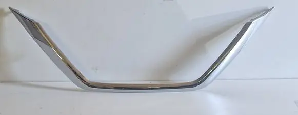Nissan Leaf II (ZE1) Front bumper upper radiator grill 6202A1900