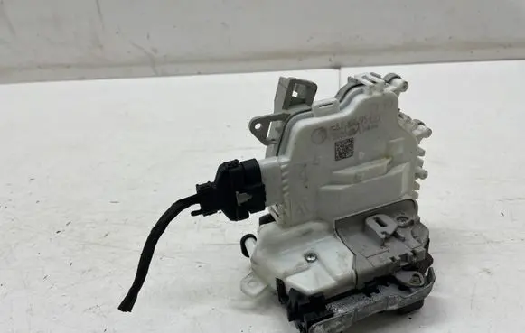 Audi A6 S6 C7 4G Front door lock 8J2837015E