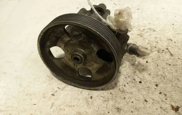 Citroen C5 Power steering pump 9637000880