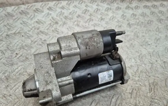 Dacia Sandero Starter motor 233002596R 0001192047