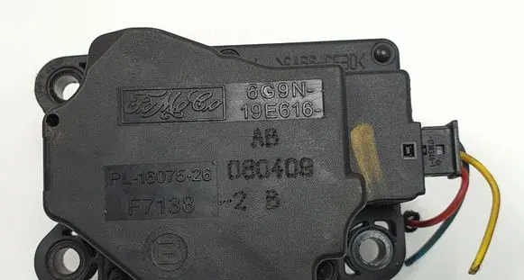 Volvo XC70 A/C air flow flap actuator/motor 6G9N-19E616-AB