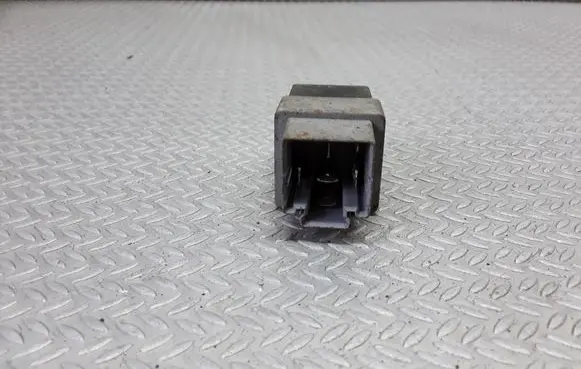Mitsubishi Carisma Other relay MB953394