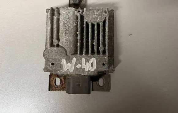 Volkswagen Touareg II Fuel injection pump control unit/module 7P0906093 A2C53355730 11022110