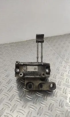 Volkswagen Golf VII Engine mount bracket 5Q0199262DF