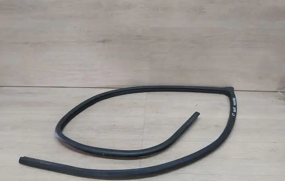 Nissan Primera Rubber seal sliding door (on door) PRIMERAUSZCZELKALP