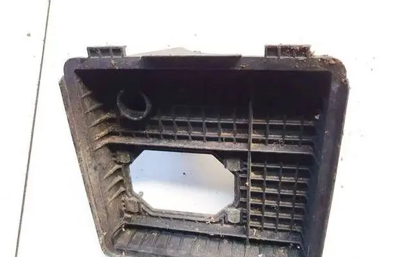 Mitsubishi Colt Air filter box 
