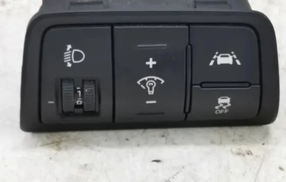 Hyundai i20 (BC3 BI3) A set of switches 93300C8AA0 S31806
