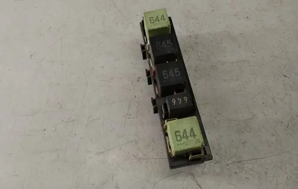 Skoda Octavia Mk2 (1Z) Fuse module 7N0937503A