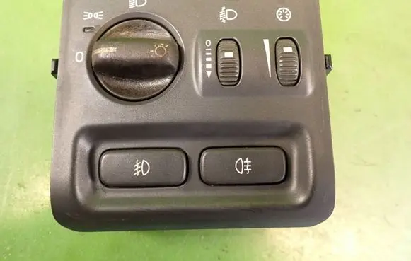 Volvo V40 Light switch 30613945