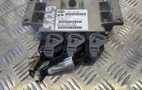 Skoda Octavia Mk2 (1Z) Engine control unit/module ECU 03L906022RD 0281015875