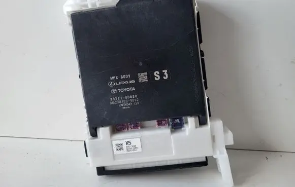 Toyota Yaris XP210 Other control units/modules 892210DA80 8273052R90