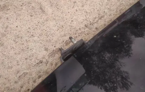 Ford Focus Tailgate/trunk/boot hinge