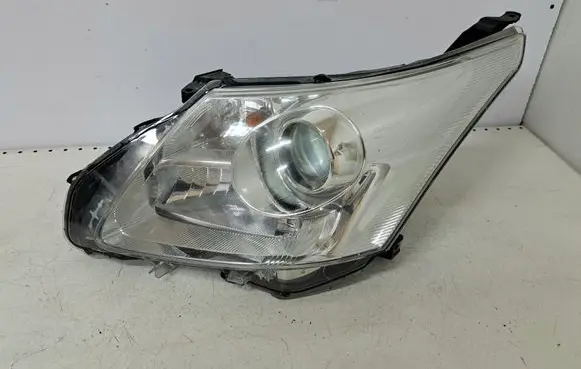 Toyota Avensis T270 Headlight/headlamp