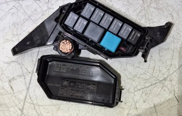 Toyota C-HR I Fuse box set 7923