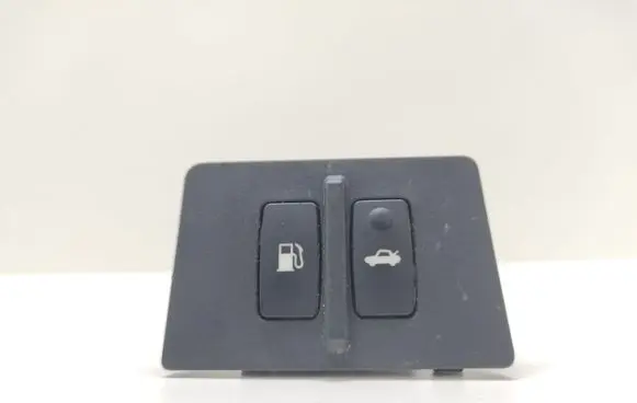 Lexus IS 220D-250-350 Fuel tank opening switch 15A990