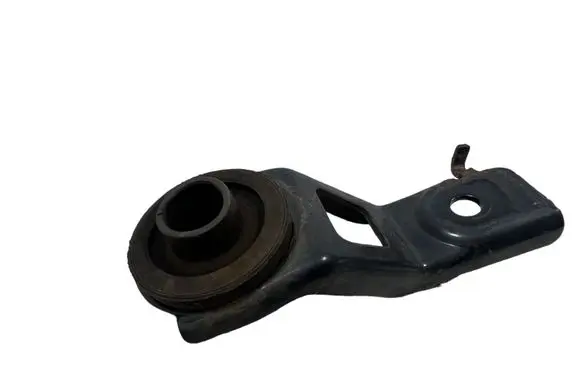 Toyota RAV 4 (XA40) Radiator mount bracket