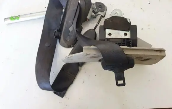 Renault Megane II Front seatbelt b506887