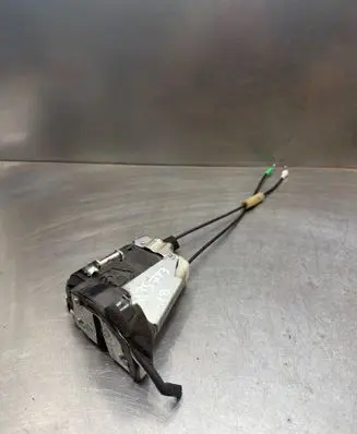 Toyota Prius (XW30) Rear door lock 90234Z1