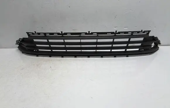 Volkswagen Golf VII Front bumper lower grill 5G0853677M