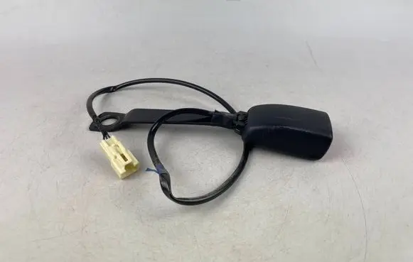 Subaru Legacy Front seatbelt buckle E034501
