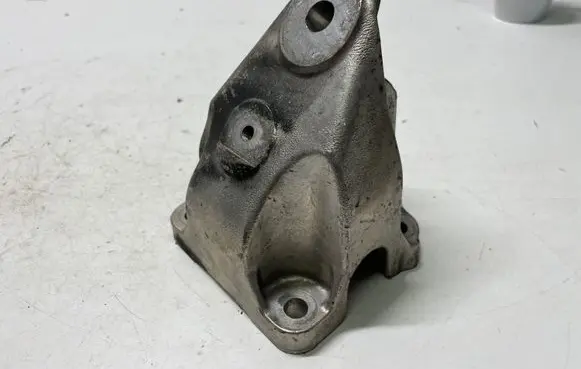 Volkswagen Phaeton Engine mounting bracket 3D0199308AK