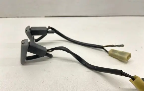 Mercedes-Benz E W124 Windshield washer spray nozzle 1248600247 A1248600247 1248600647