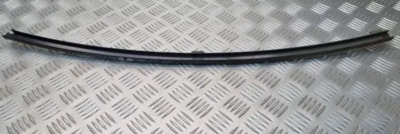 Toyota Avensis T250 Rear door windshield rail 