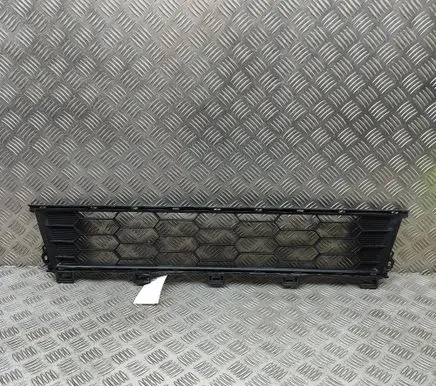 Mitsubishi L200 Front grill 6402A357