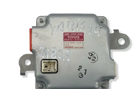 Toyota Yaris Battery control module 8989252010