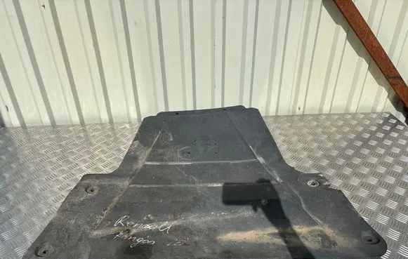 Renault Kangoo II Engine splash shield/under tray 8200913868 8200431054