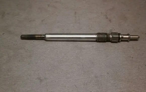 Mercedes-Benz ML W163 Glow plug NKG Y745U 115V