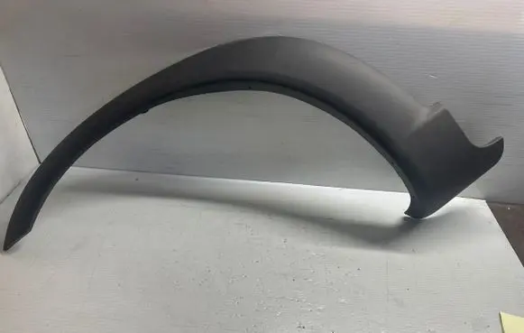 Volvo XC70 Front arch trim 8620128