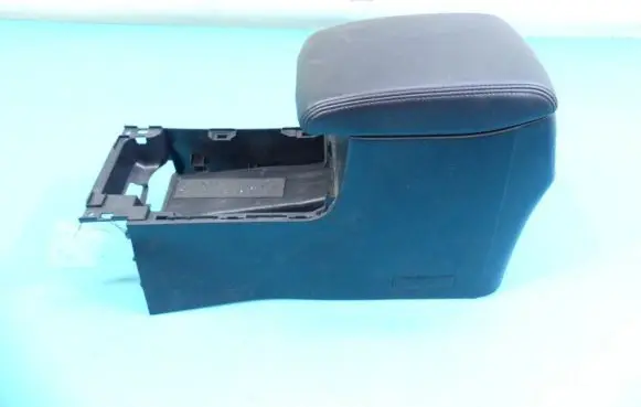 Suzuki Kizashi Armrest IMPRK1204861