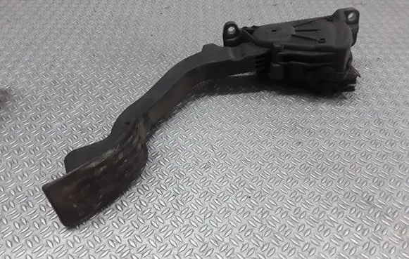 Ford Focus C-MAX Accelerator throttle pedal 3M519F836AF