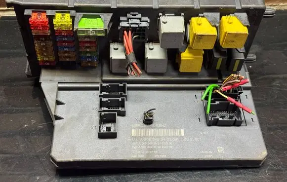 Mercedes-Benz Sprinter W906 Comfort/convenience module A9065453401 A9064420700 A9065453801