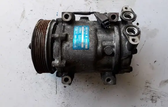 Volvo V50 Air conditioning (A/C) compressor (pump) SD7V16
