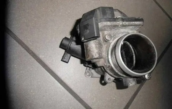 Volkswagen Crafter EGR valve 076131501B