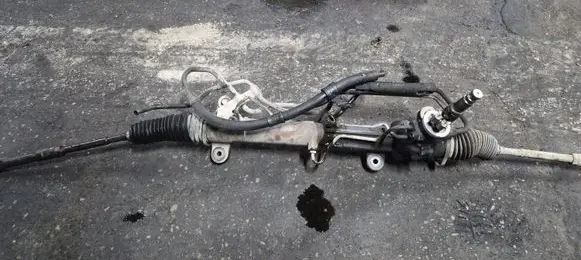 Toyota Avensis T270 Steering rack