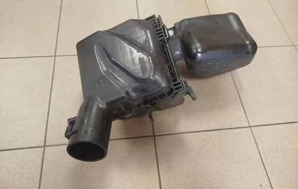 Subaru B9 Tribeca Air filter box A52AG00