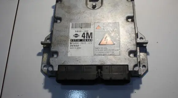Nissan X-Trail T30 Engine control unit/module B371MEQ44B MB2758002957